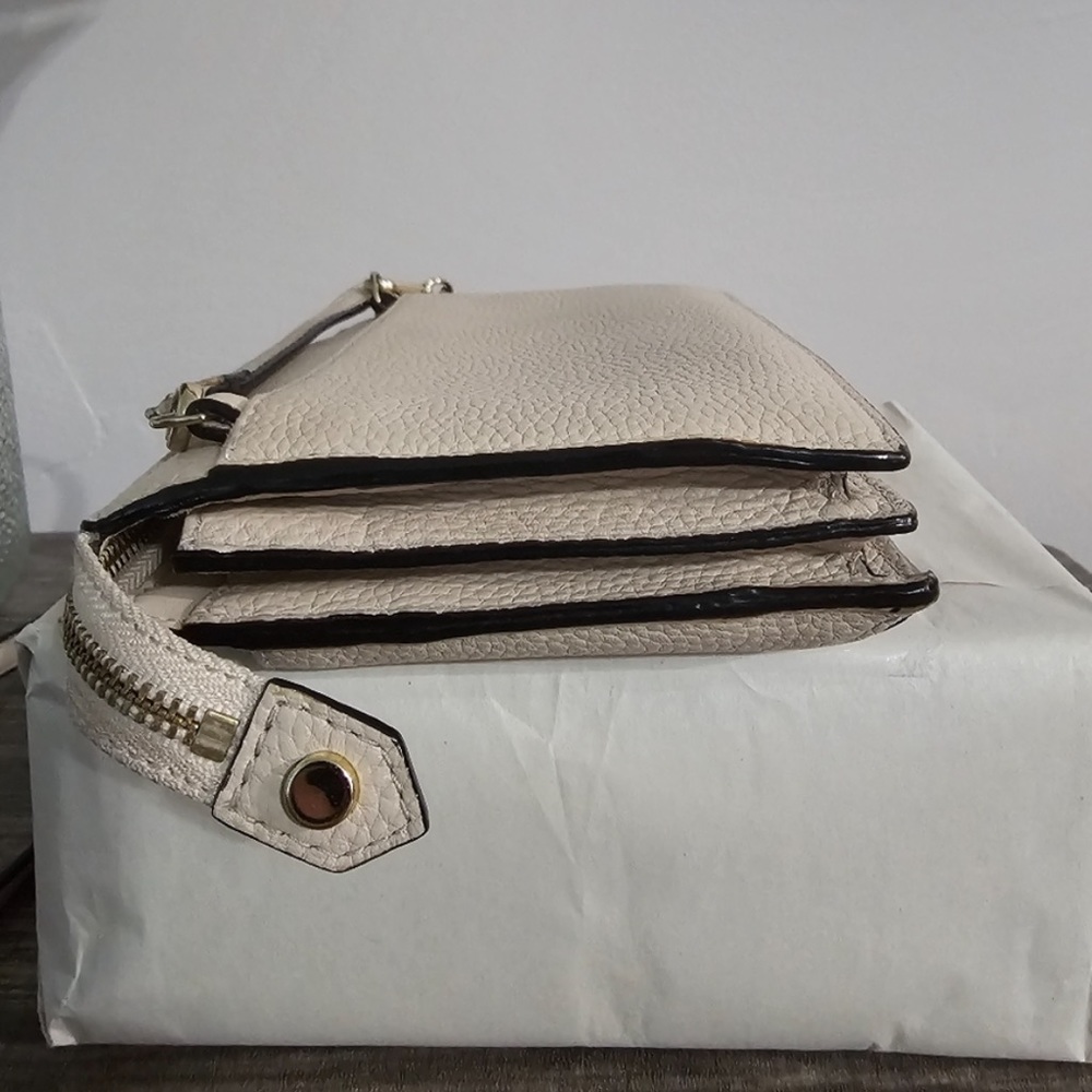Kate Spade Crossbody - Picture 9 of 11